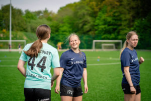 Forberedelse til en Professionsvej: Pigefodbold på Efterskole