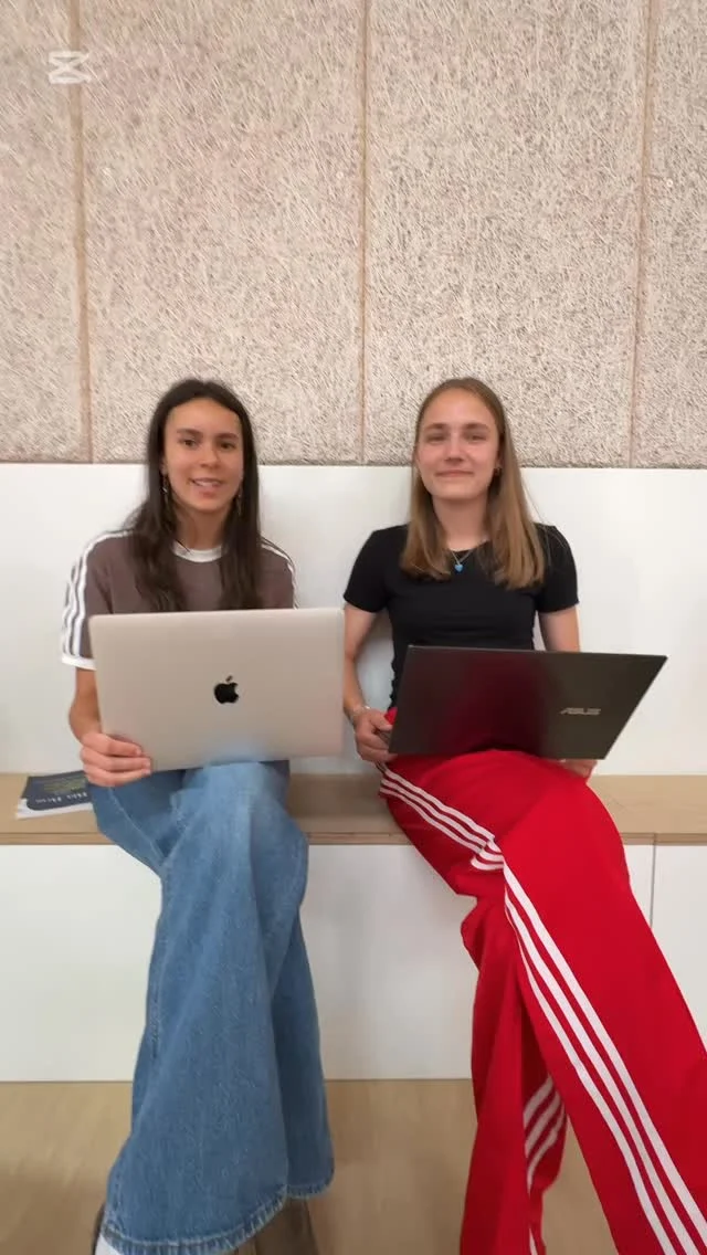 Her i eksamensperioden er der forskellige aktiviteter i løbet af eftermiddagene♥️🙌🙋‍♀️🤝
I dag var vi i hallen, hvor den stod på fællesskrivning af årets Blå Bog📘🫰