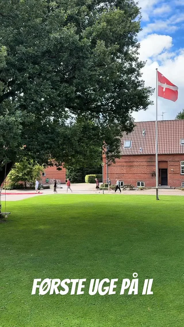 Første uge af skoleåret 25/26 er netop gået🥳☺️En uge med MANGE forskellige ting på programmet: 

🧡Første skoledag
🧡Brandøvelse
🧡K-gruppe-tur
🧡Linjetræning
🧡Fællesgymnastik
🧡Og alt derimellem 

What a week🙋‍♀️🤩Vi glæder os til at se alle elever på skolen igen i aften!