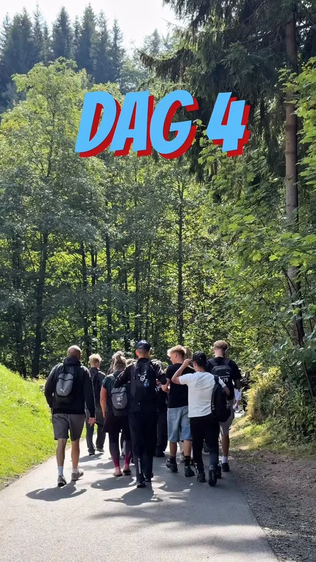 Dag 4 i Tjekkiet🇨🇿 

🩵Monkey Park
💚Summerbob
💜Giant Swing
🧡Scooters 

Sidste dag i Tjekkiet blev nydt FULDT ud! Med solskin og blå himmel🤩 Nu er vi tilbage i Danmark og holder en velfortjent forlænget weekend🥰🙌