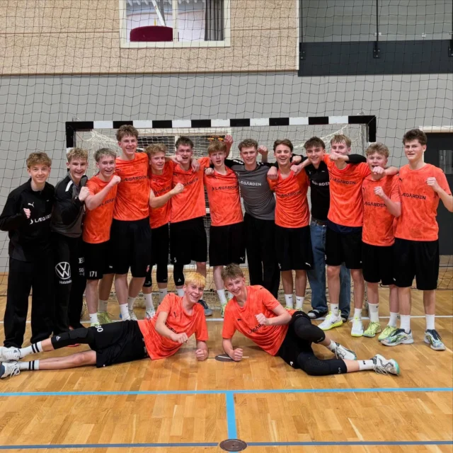 Vores håndbold drenge har i dag vært til Play-off!
Med 3 sejre på stribe, blev pladsen til Efterskole DM sikret🙌
Stort tillykke til vores seje håndbold drenge💙
