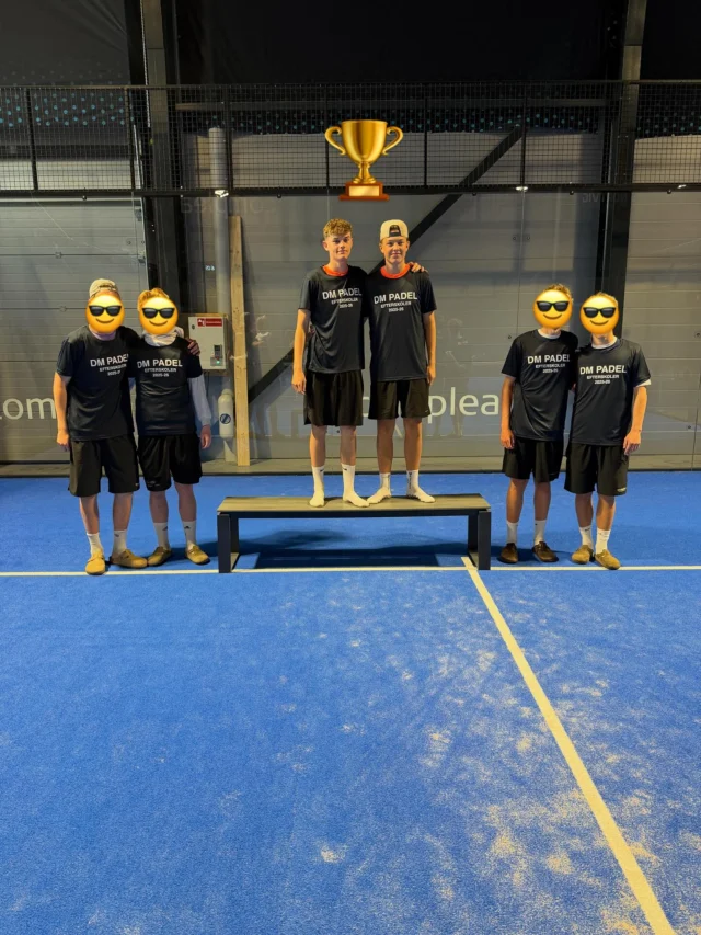 Dejlig dag til Efterskolernes Padel DM i Smash Padelcenter Horsens 🎾💪🏻 Der har bare været god stemning og rigtig mange gode kampe! Vi siger tak til Staby og DPF for et godt arrangement. Lægården havde 4 drengepar med og vi klarede det bare SÅ flot. Vi vinder B-rækken og får en 2. Plads i C-rækken, derudover har de to sidste par også klaret sig rigtig godt. I alt har vi spillet 16 kampe og kun tabt 4! 🤩💪🏻🎾