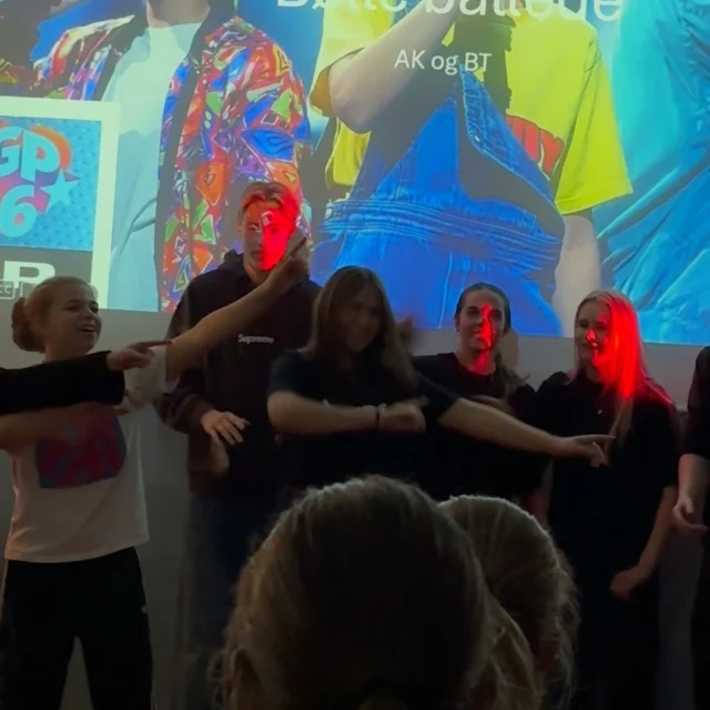 Kæmpefest tirsdag aften, da vi afholdt årets helt store MGP på Lægården. Træk et nummer, brug 30 minutter på forberedelse og så fyr den af!🎉💯🤩
#laegaarden #mgp #lægården2627